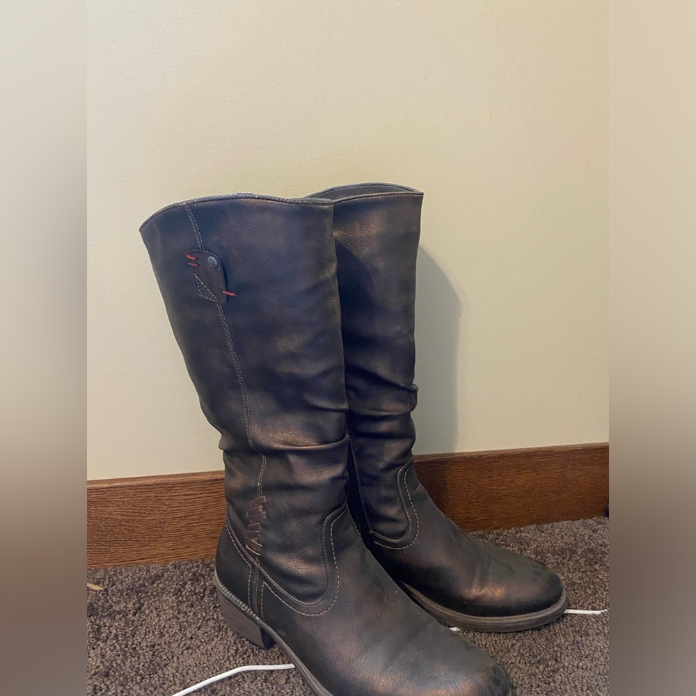 Boots Charlie Paige size 9
